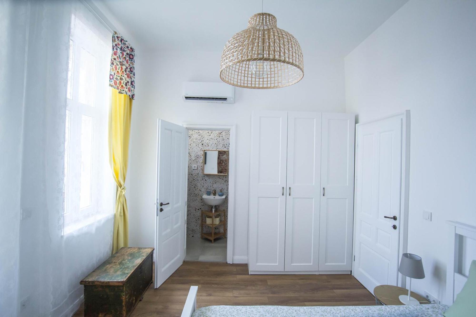 Lion'S Bridge Boutique 2Bdrm Apt, Top Center Gem Sofia Zewnętrze zdjęcie