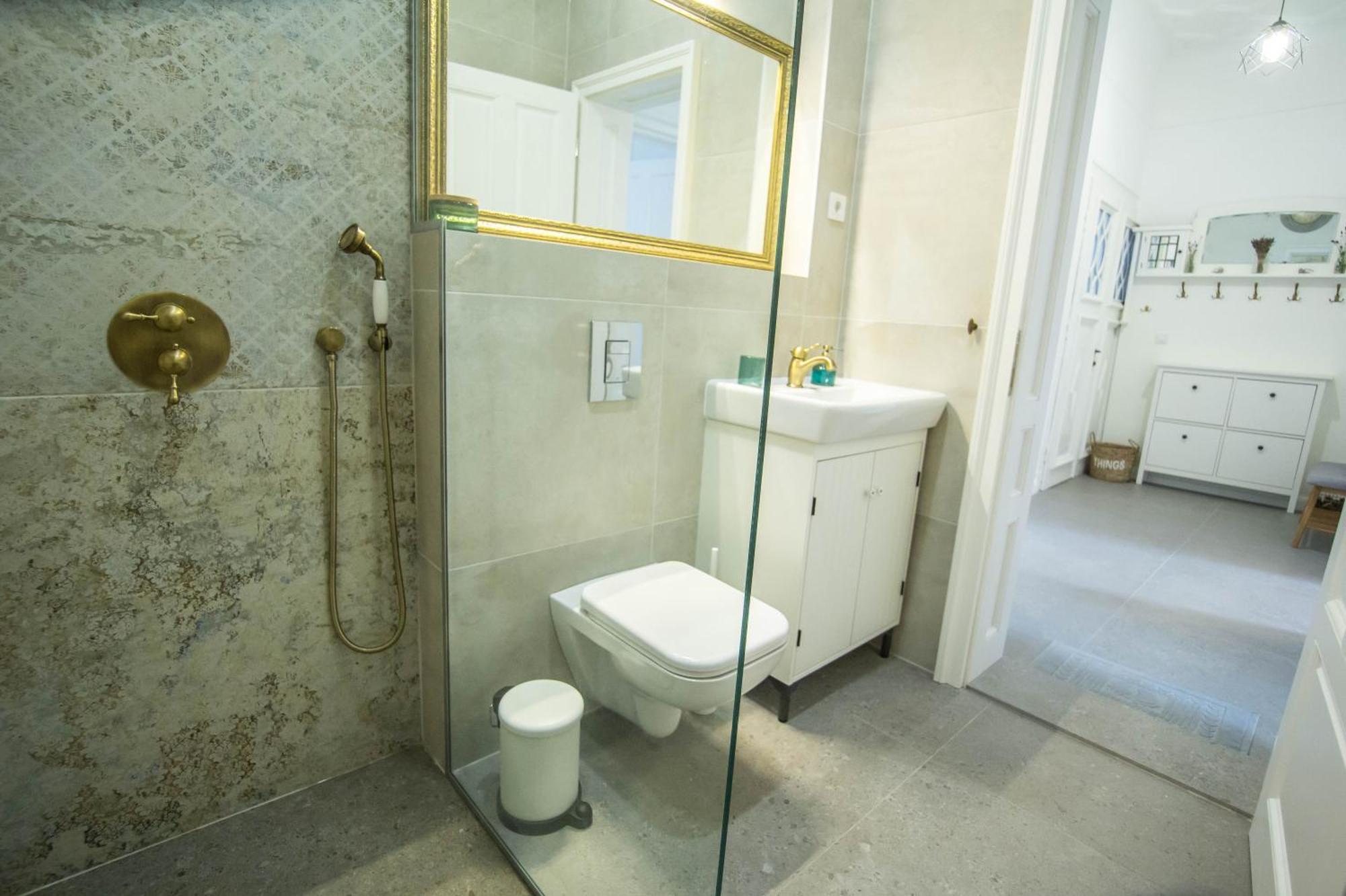 Lion'S Bridge Boutique 2Bdrm Apt, Top Center Gem Sofia Zewnętrze zdjęcie